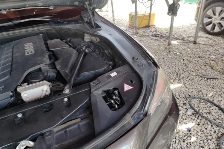 Used BMW 7 Series 2013 730Li Luxury Model Engine Bay Left
