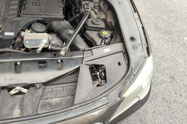 Used BMW 7 Series 2013 740Li xDrive Engine Bay Left