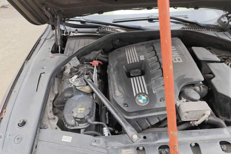 Used BMW 7 Series 2013 730Li Luxury Model Engine Bay Right