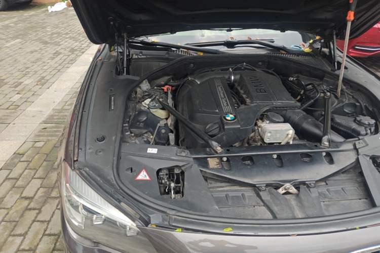 Used BMW 7 Series 2013 740Li Leading Model Engine Bay Right