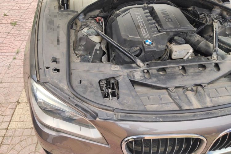 Used BMW 7 Series 2013 740Li Luxury Model Engine Bay Right