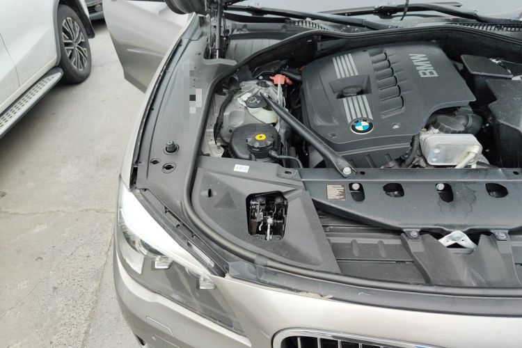 Used BMW 7 Series 2013 730Li Leading Model Engine Bay Right