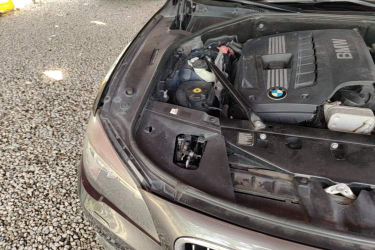Used BMW 7 Series 2013 730Li Luxury Model Engine Bay Right