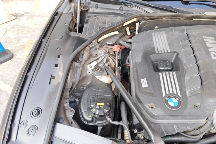 Used BMW 7 Series 2013 730Li Leading Model Engine Bay Right