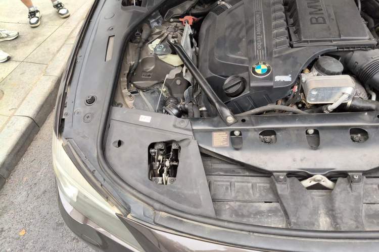 Used BMW 7 Series 2013 740Li xDrive Engine Bay Right
