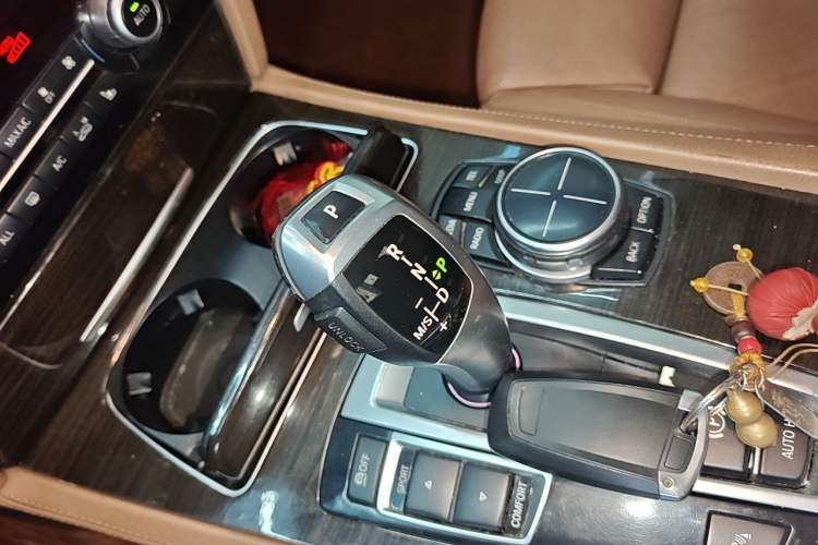 Used BMW 7 Series 2013 740Li Leading Model Gear Lever