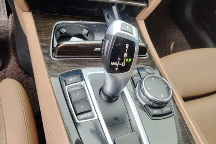 Used BMW 7 Series 2013 740Li Leading Model Gear Lever