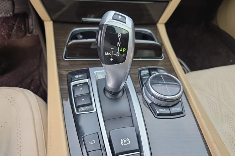 Used BMW 7 Series 2013 730Li Luxury Model Gear Lever