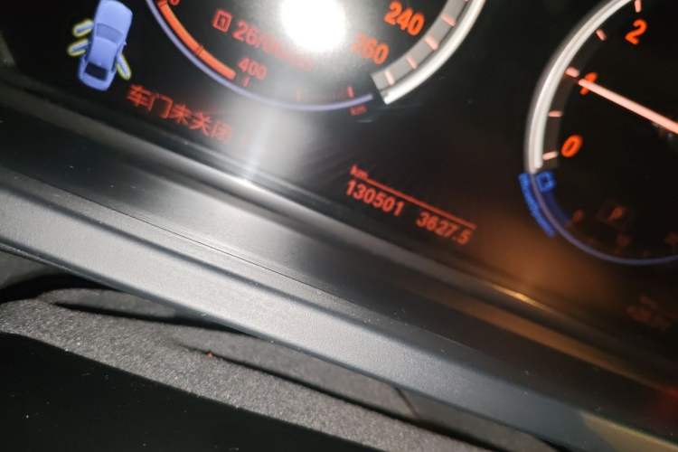 Used BMW 7 Series 2013 730Li Luxury Model Odometer Close Up