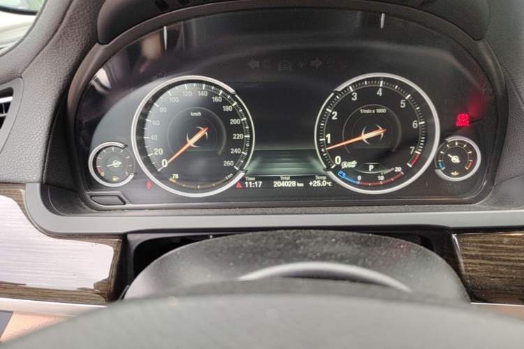 Used BMW 7 Series 2013 740Li Leading Model Odometer Close Up