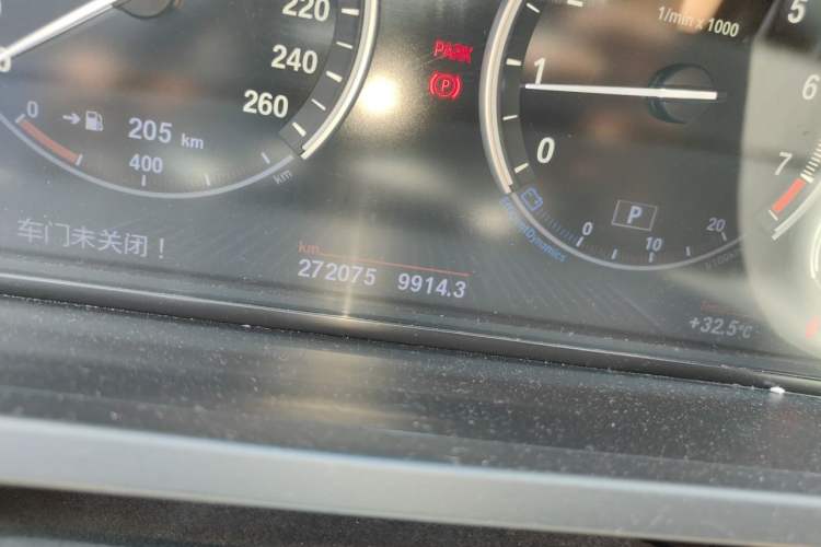 Used BMW 7 Series 2013 740Li Luxury Model Odometer Close Up