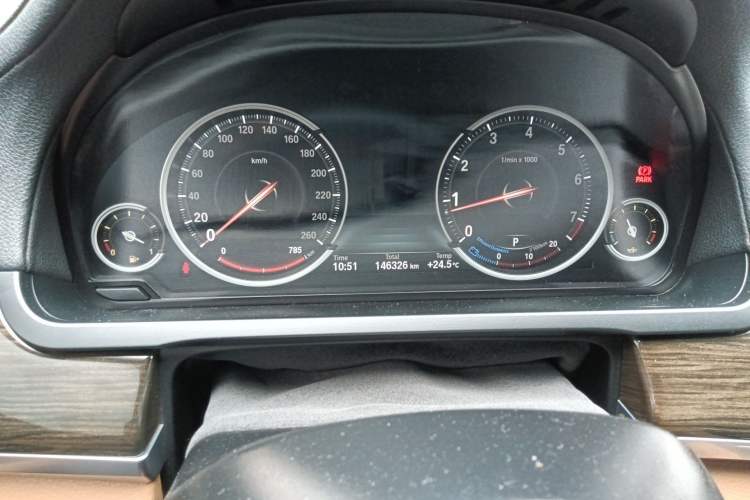 Used BMW 7 Series 2013 730Li Leading Model Odometer Close Up
