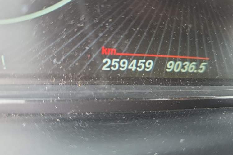 Used BMW 7 Series 2013 730Li Luxury Model Odometer Close Up
