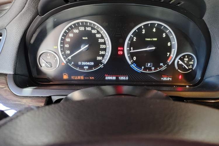 Used BMW 7 Series 2013 730Li Luxury Model Odometer Close Up