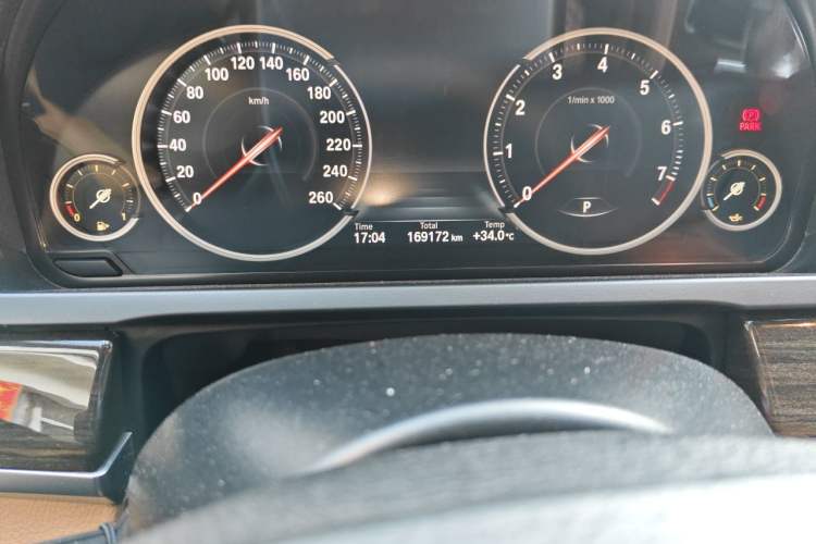 Used BMW 7 Series 2013 730Li Leading Model Odometer Close Up
