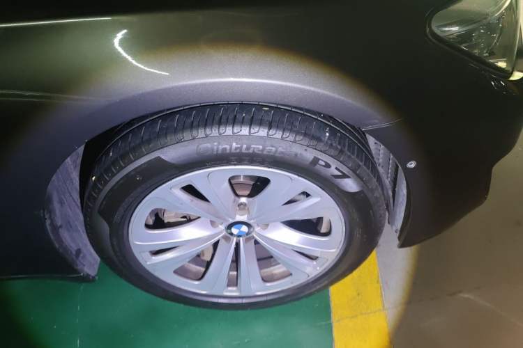 Used BMW 7 Series 2013 730Li Luxury Model Right Front Wheel Hub