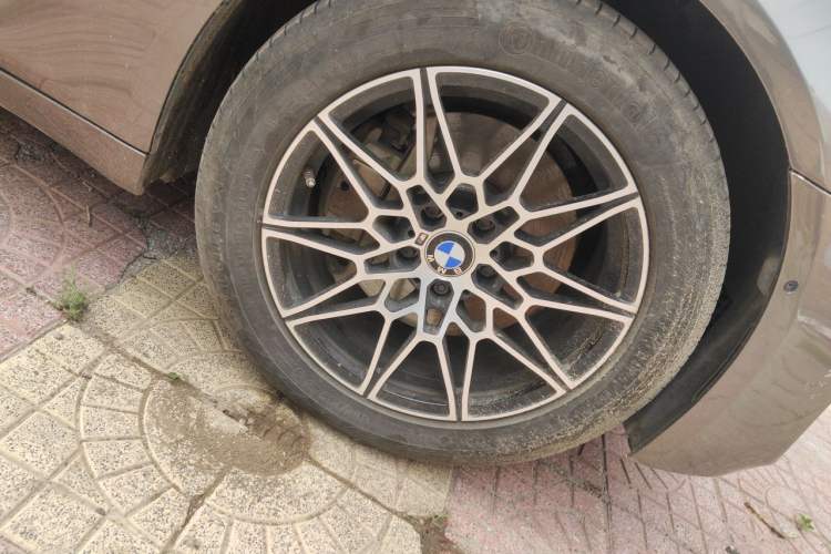 Used BMW 7 Series 2013 740Li Luxury Model Right Front Wheel Hub