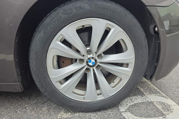 Used BMW 7 Series 2013 730Li Luxury Model Right Front Wheel Hub