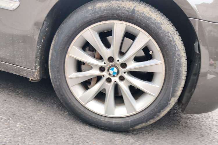 Used BMW 7 Series 2013 740Li xDrive Right Front Wheel Hub