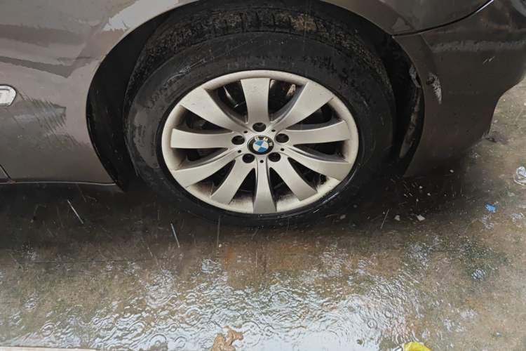 Used BMW 7 Series 2013 730Li Luxury Model Right Front Wheel Hub