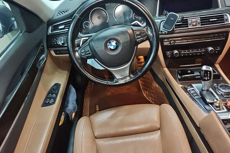 Used BMW 7 Series 2013 740Li Leading Model Steering Wheel