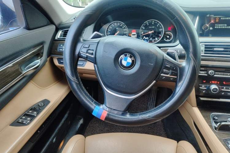 Used BMW 7 Series 2013 740Li Leading Model Steering Wheel