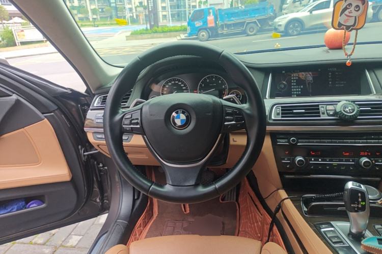 Used BMW 7 Series 2013 740Li Leading Model Steering Wheel