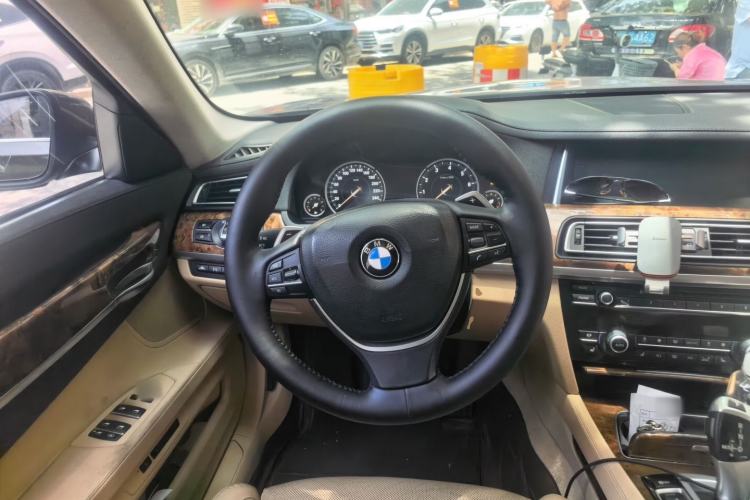 Used BMW 7 Series 2013 740Li Luxury Model Steering Wheel