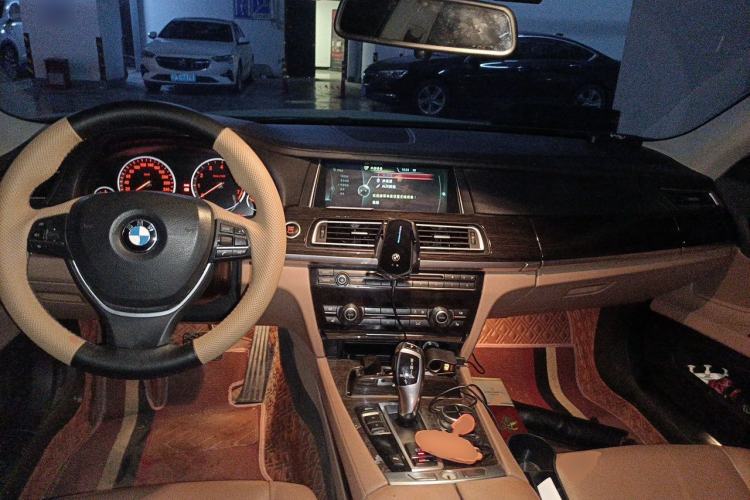 Used BMW 7 Series 2013 730Li Luxury Model Center Console