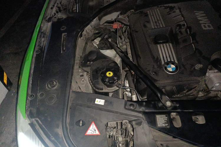 Used BMW 7 Series 2013 730Li Luxury Model Engine Bay Right