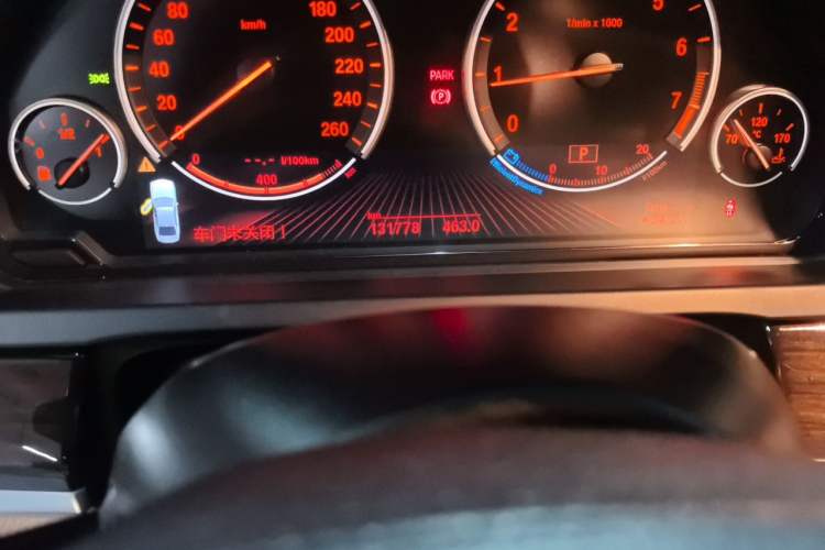 Used BMW 7 Series 2013 730Li Leading Model Odometer Close Up