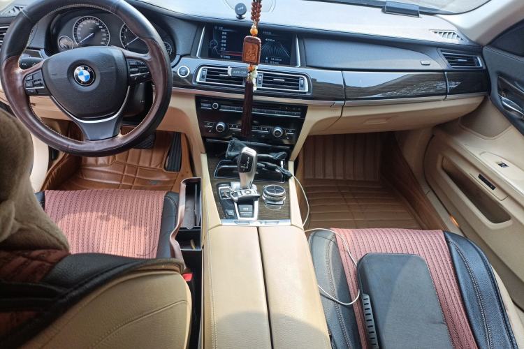 Used BMW 7 Series 2013 730Li Leading Model Center Console