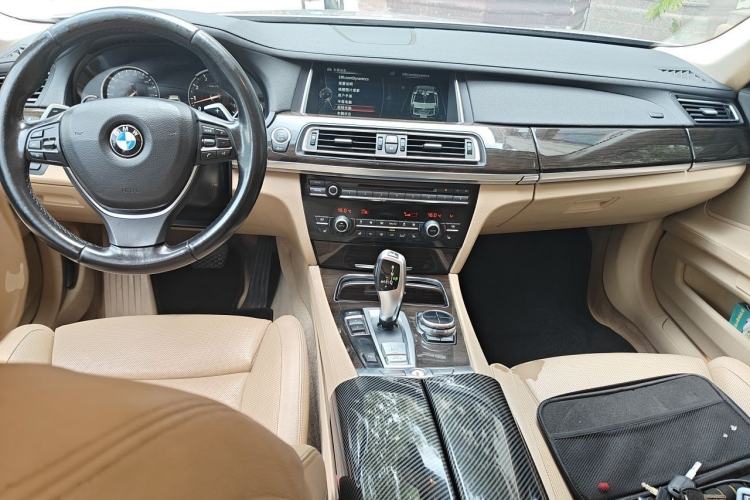 Used BMW 7 Series 2013 740Li Leading Model Center Console