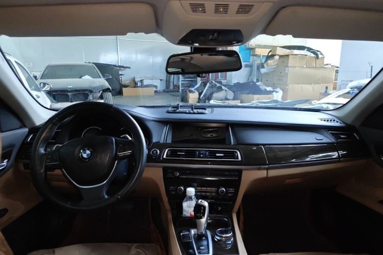 Used BMW 7 Series 2013 740Li Leading Model Center Console