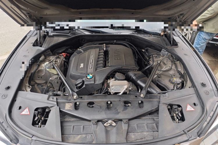Used BMW 7 Series 2013 740Li Leading Model Engine Bay