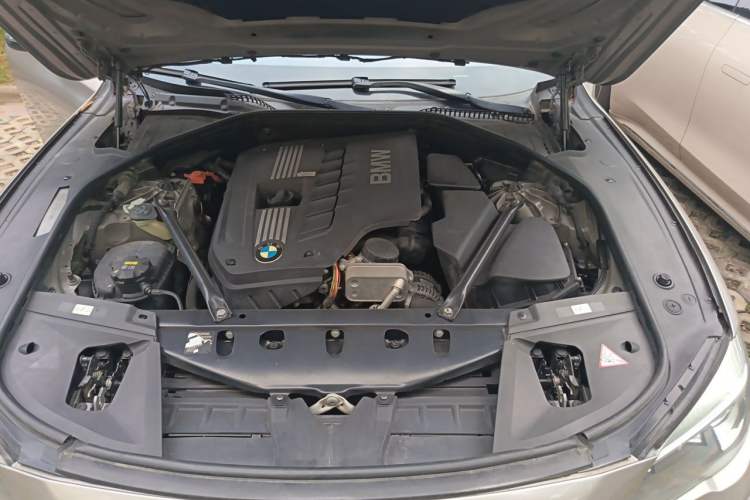 Used BMW 7 Series 2013 730Li Luxury Model Engine Bay