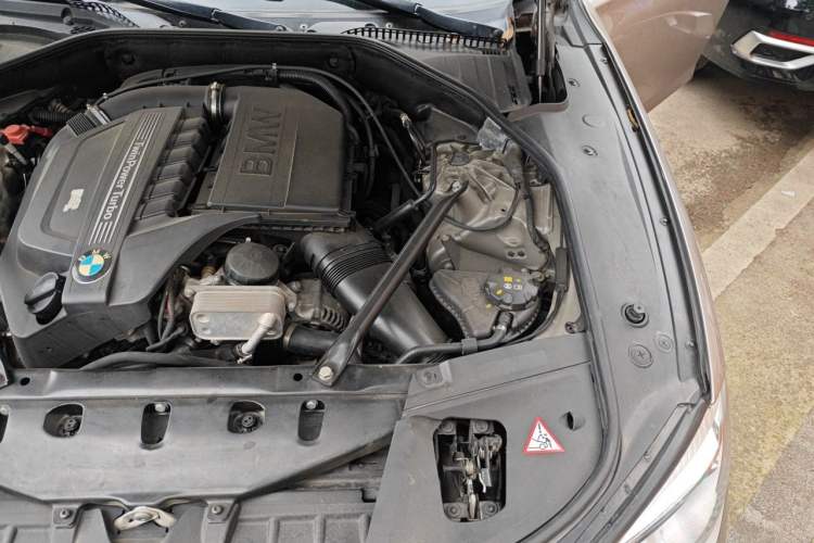 Used BMW 7 Series 2013 740Li Leading Model Engine Bay Left