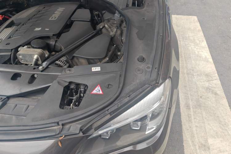 Used BMW 7 Series 2013 730Li Leading Model Engine Bay Left