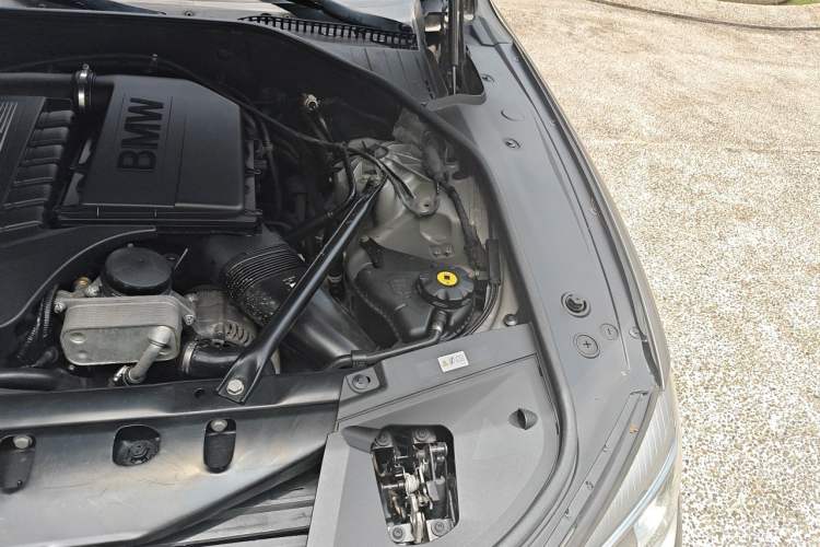 Used BMW 7 Series 2013 740Li Leading Model Engine Bay Left