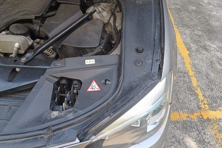 Used BMW 7 Series 2013 730Li Luxury Model Engine Bay Left