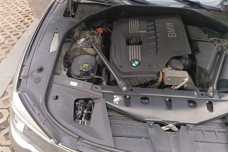 Used BMW 7 Series 2013 730Li Luxury Model Engine Bay Right