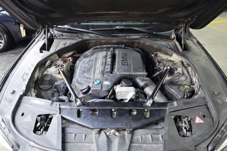 Used BMW 7 Series 2013 740Li Leading Model Engine Bay