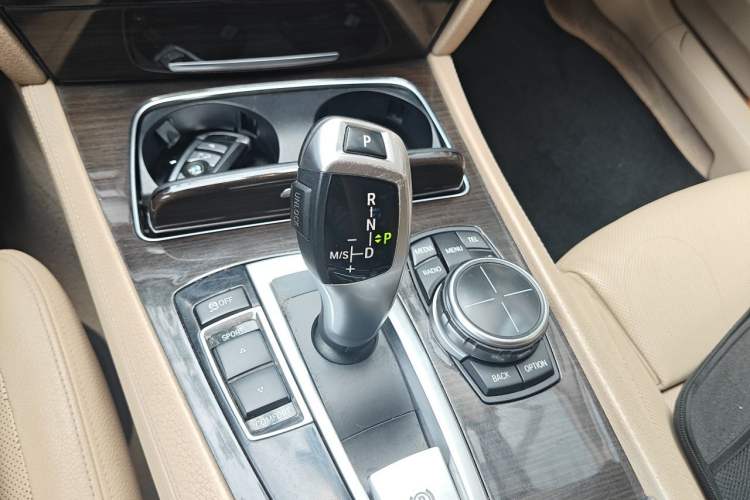 Used BMW 7 Series 2013 740Li Leading Model Gear Lever