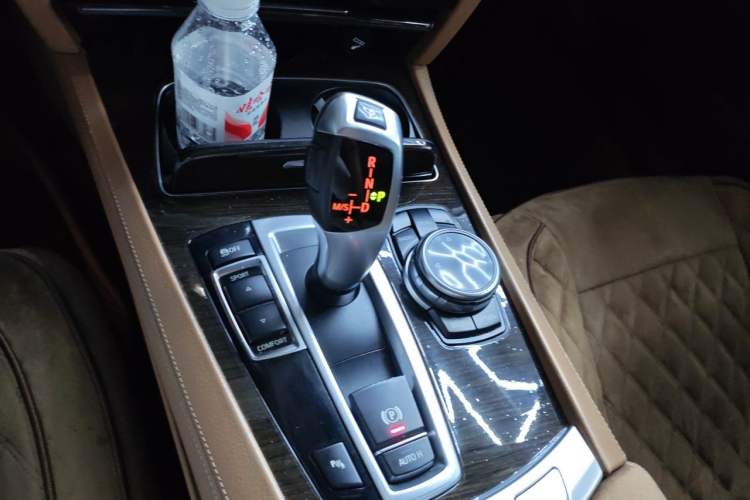Used BMW 7 Series 2013 740Li Leading Model Gear Lever