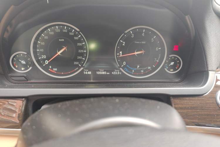 Used BMW 7 Series 2013 730Li Leading Model Odometer Close Up