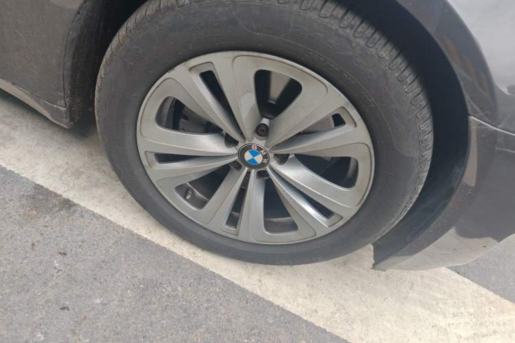 Used BMW 7 Series 2013 730Li Leading Model Right Front Wheel Hub