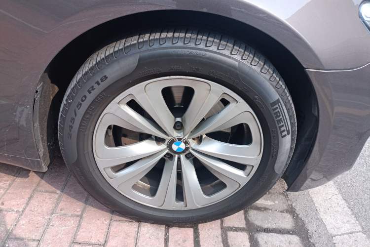 Used BMW 7 Series 2013 730Li Leading Model Right Front Wheel Hub