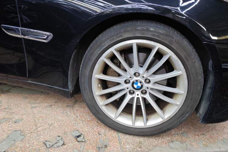 Used BMW 7 Series 2013 740Li Leading Model Right Front Wheel Hub