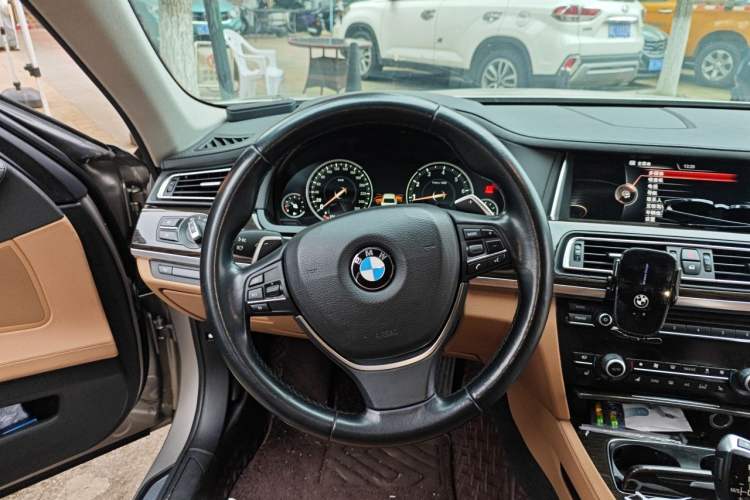 Used BMW 7 Series 2013 740Li Leading Model Steering Wheel