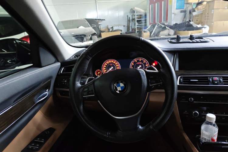 Used BMW 7 Series 2013 740Li Leading Model Steering Wheel